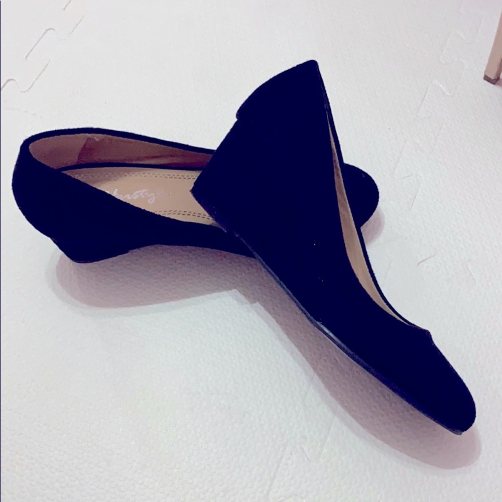 Black Wedges - Picture 2 of 4